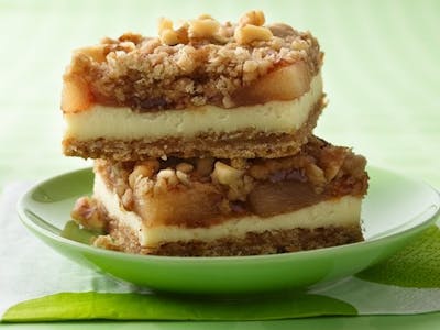 Apple Streusel Cheesecake Bars