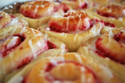 RASPBERRY SWEET ROLLS